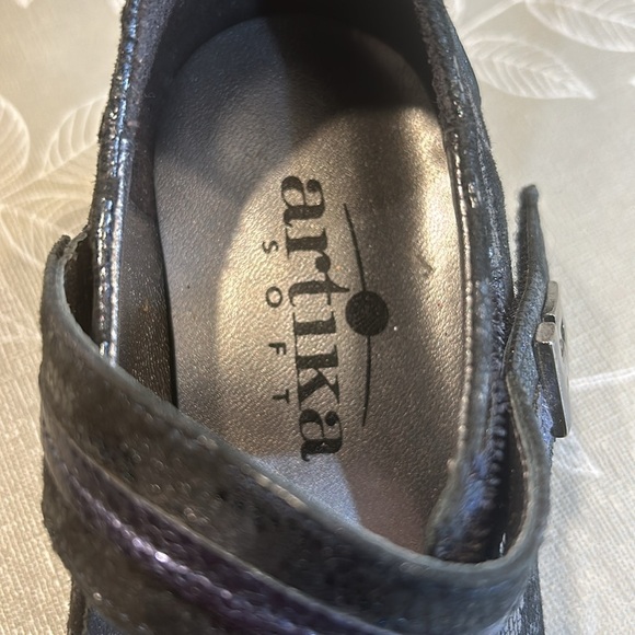 Ladies Artika Heels - Picture 4 of 8